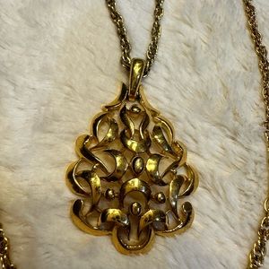 TRIFARI 1960’s Vintage Crown Signed Gold Tone Scrolled Pendant Necklace 67.0g